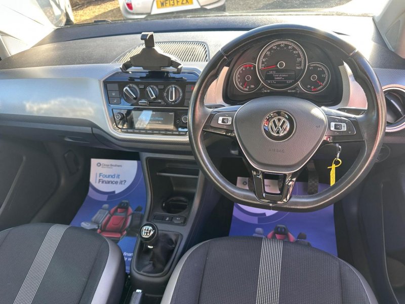 VOLKSWAGEN UP