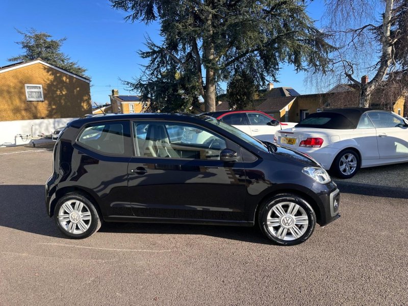 View VOLKSWAGEN UP 1.0 High up! Euro 6 3dr