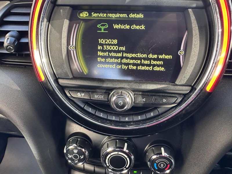 MINI HATCH