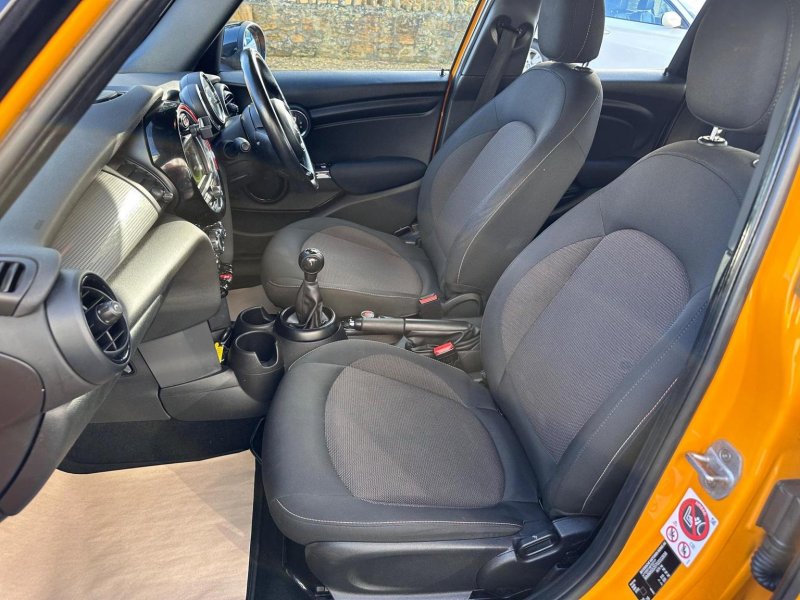 MINI HATCH