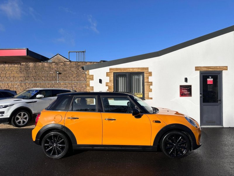 MINI HATCH
