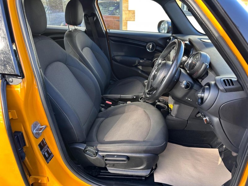 View MINI HATCH 1.5 Cooper Euro 6 (s/s) 5dr