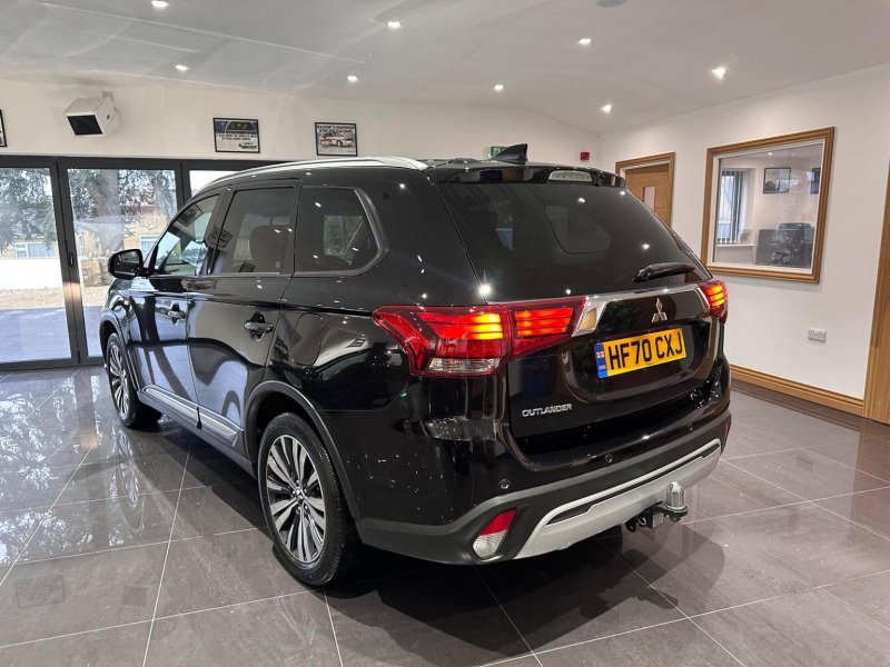 MITSUBISHI OUTLANDER
