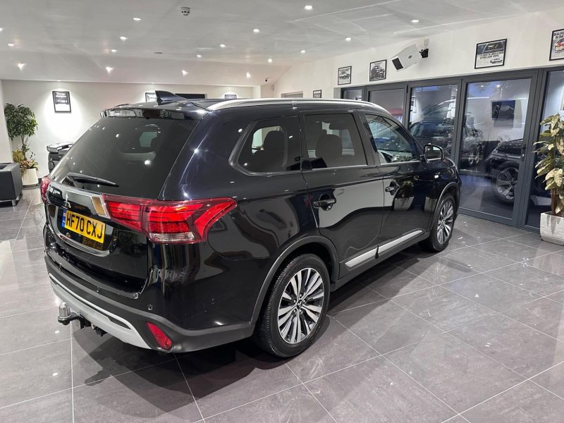 MITSUBISHI OUTLANDER