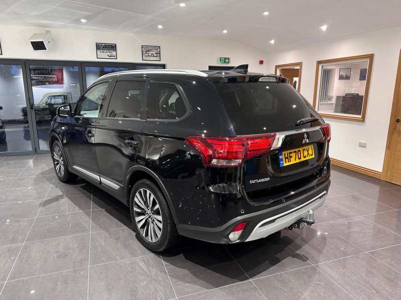 MITSUBISHI OUTLANDER