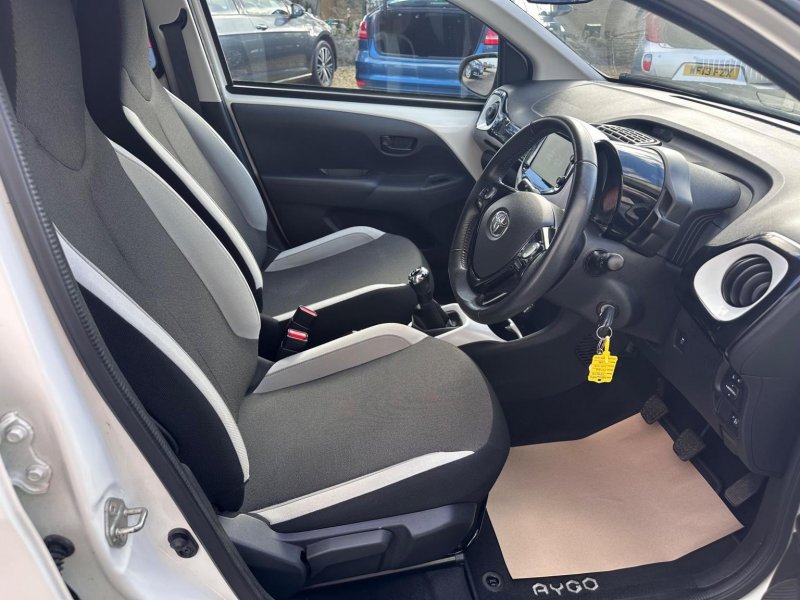 View TOYOTA AYGO 1.0 VVT-i x-pure Euro 6 5dr