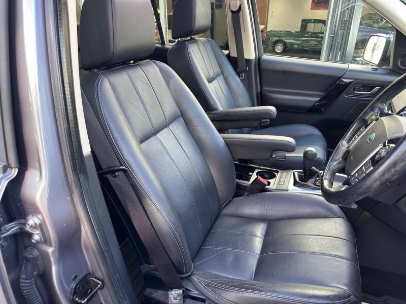 View LAND ROVER FREELANDER 2 2.2 TD4 HSE 4WD Euro 5 (s/s) 5dr