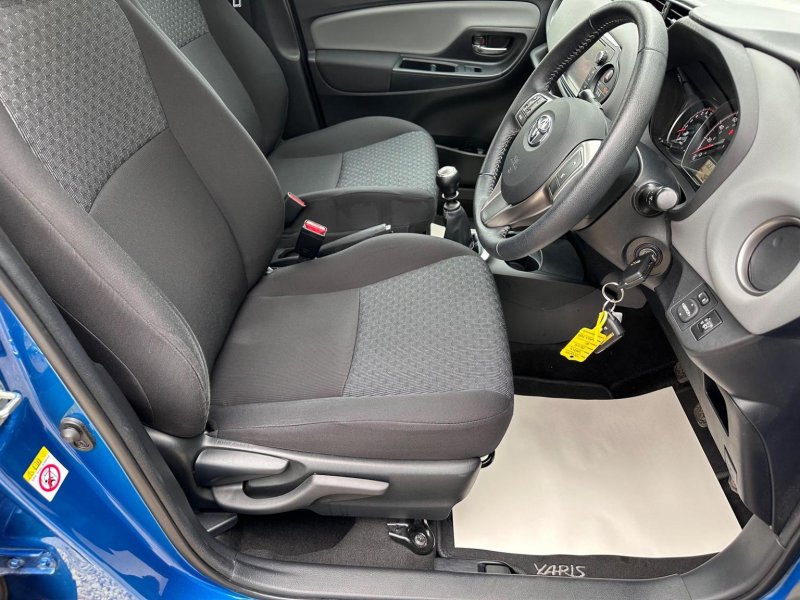 View TOYOTA YARIS 1.33 Dual VVT-i Icon Euro 5 5dr