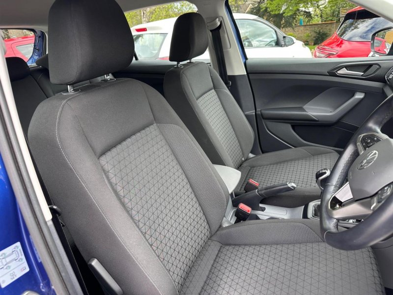 View VOLKSWAGEN T-CROSS 1.0 TSI SE Euro 6 (s/s) 5dr