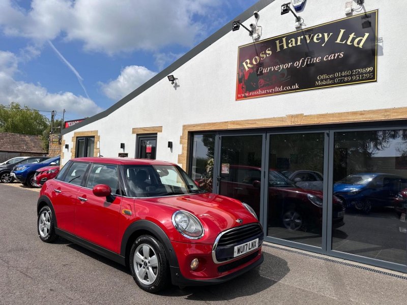 View MINI HATCH 1.5 Cooper Auto Euro 6 (s/s) 5dr