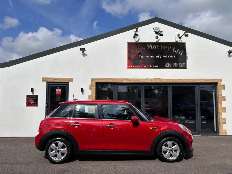 View MINI HATCH 1.5 Cooper Auto Euro 6 (s/s) 5dr