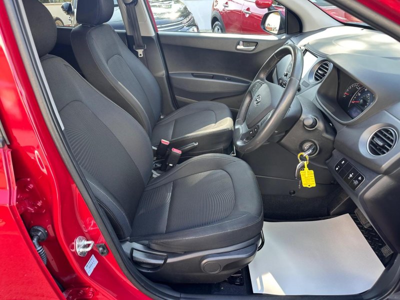 View HYUNDAI I10 1.2 Premium SE Auto Euro 6 5dr